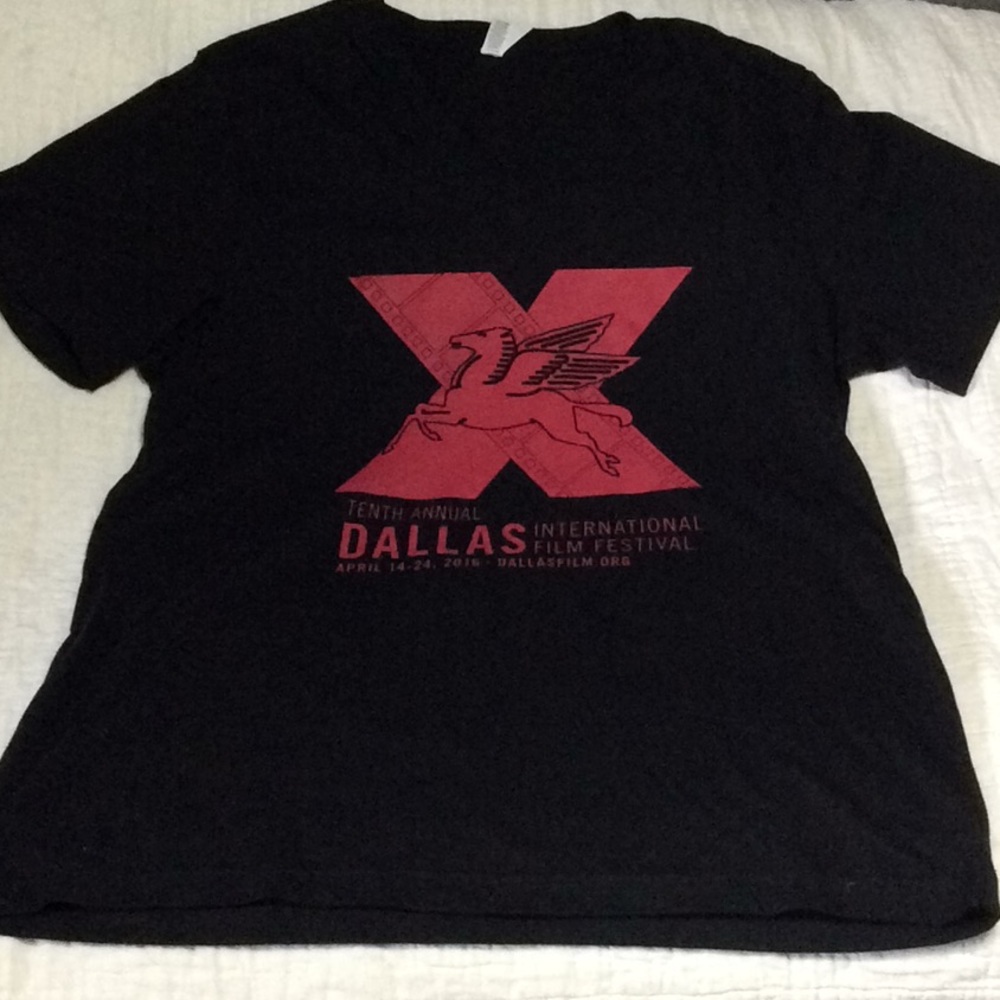 Dallas t shirt size large v neck. M20